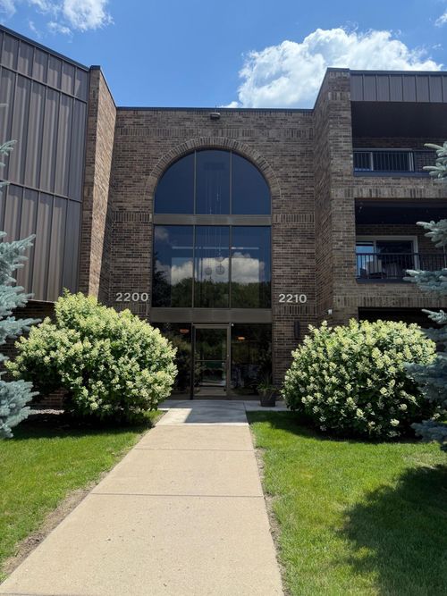 apt-207-2210 Midland Grove Rd, Roseville, MN, 55113-3891 | Card Image