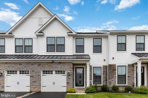 7944 Milltown Cir, CHELTENHAM, PA, 19012-1234 | Card Image