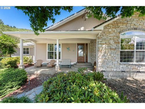 420 Cascara Ln, Roseburg, OR, 97471-9341 | Card Image