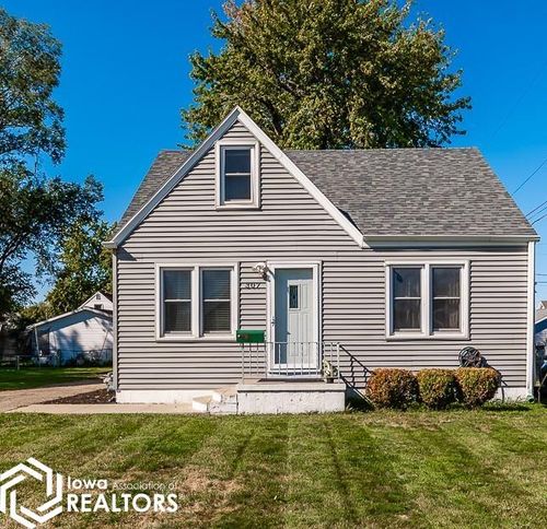 307 S 15th Ave, Marshalltown, IA, 50158-3107 | Card Image
