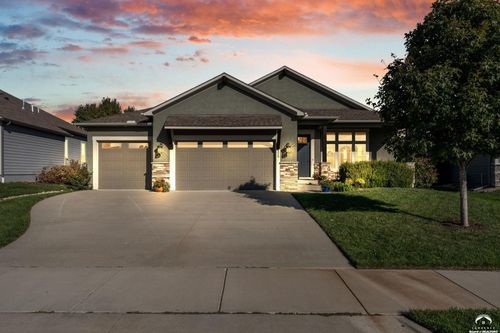 320 N White Dr, Lawrence, KS, 66049-5150 | Card Image