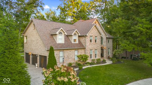 875 Baywood Ct, Columbus, IN, 47201-9747 | Card Image