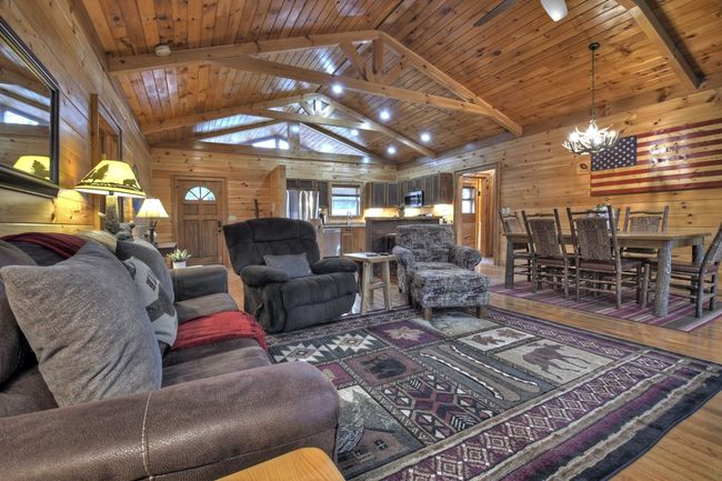 48 Logan Dr, Home with 3 bedrooms, 3 bathrooms and null parking in Mineral Bluff GA | Image 15