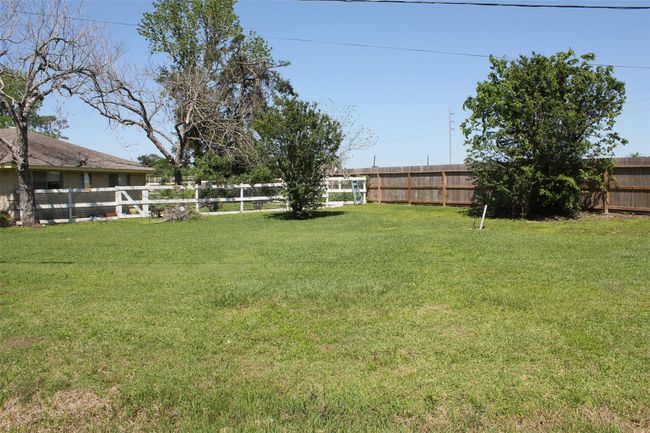 206 Riverside St, House other with 3 bedrooms, 3 bathrooms and 2 parking in Highlands TX | Image 40