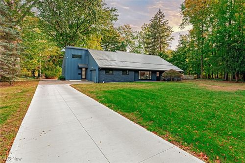 12866 Lake Shore Blvd, Bratenahl, OH, 44108-1141 | Card Image