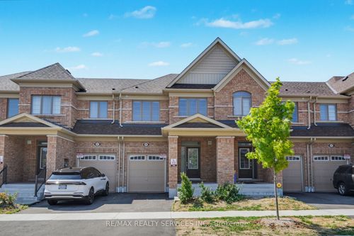 49 Bayardo Dr, Oshawa, ON, L1L0V2 | Card Image
