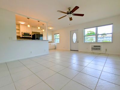 226 - 226 Coventry J, Condo with 2 bedrooms, 1 bathrooms and null parking in West Palm Beach FL | Image 1