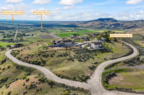 2044 Horseshoe Dr, Emmett, ID, 83617-9103 | Card Image