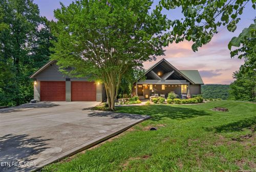 2051 Scenic View Ct, Byrdstown, TN, 38549-4586 | Card Image