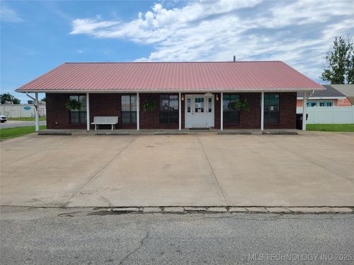 300 S Main St, Eufaula, OK, 74432-3254 | Card Image