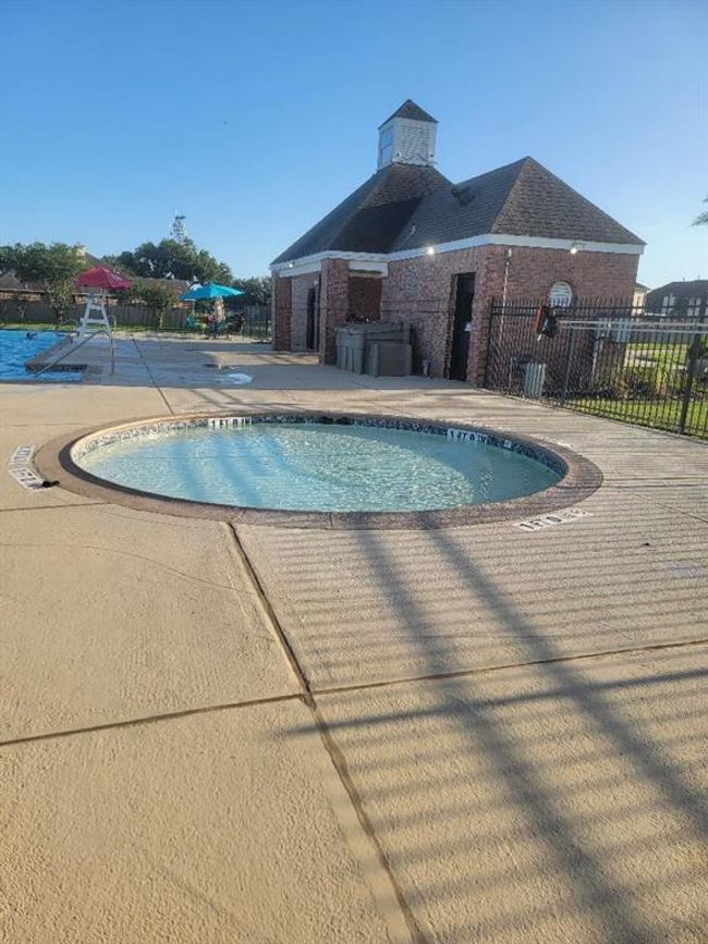 Children pool | Image 18