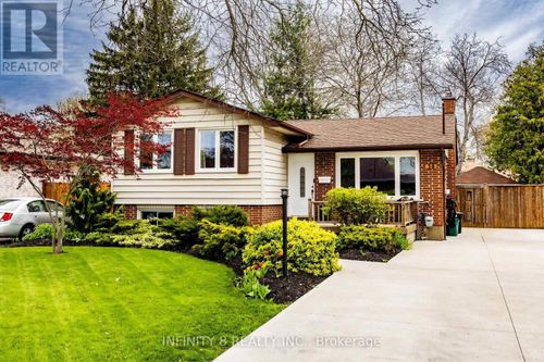 38 Crescentwood Drive E, St. Catharines (Lakeport), ON, L2N4L1 | Card Image