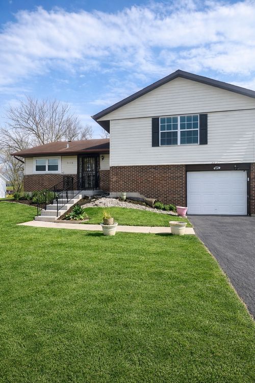 3539 Marseilles Ln, Hazel Crest, IL, 60429-2252 | Card Image