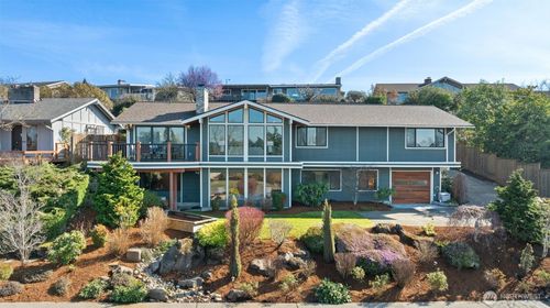 12115 Se 16th Pl, Bellevue, WA, 98005-3802 | Card Image