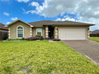 6222 Queen Bess Drive, House other with 3 bedrooms, 2 bathrooms and null parking in Corpus Christi TX | Image 1