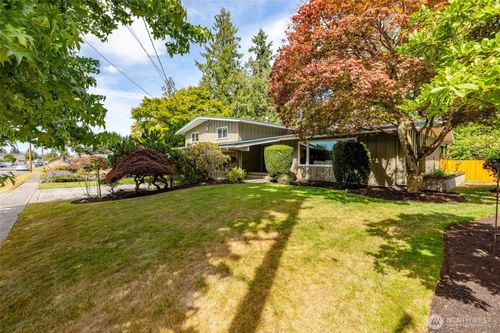 300 Claremont Pl, Mount Vernon, WA, 98274-4533 | Card Image