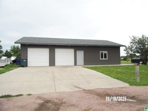 2406 Avenue C, Hawarden, IA, 51023-1022 | Card Image