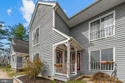 110 W O St, PURCELLVILLE, VA, 20132-3008 | Card Image