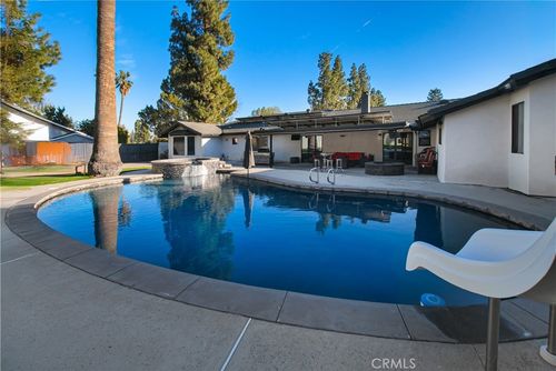 19501 Vintage St, Northridge, CA, 91325-1653 | Card Image