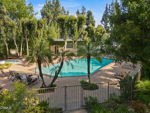 401-22330 Victory Boulevard, Los Angeles, CA, 91367 | Card Image