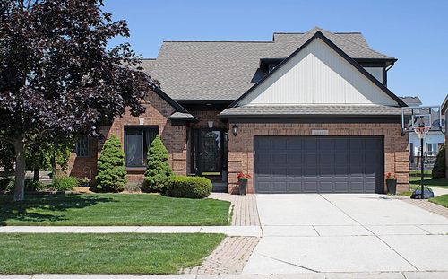 21175 Briar Rose Dr, Macomb, MI, 48044-2916 | Card Image