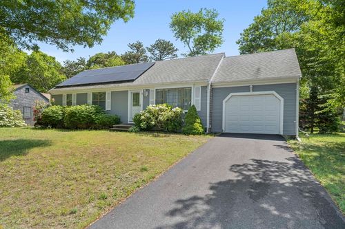 16 Lexington Dr, Hyannis, MA, 02601-2472 | Card Image