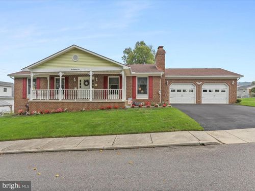 201 Sinnesin Dr, Boonsboro, MD, 21713-1233 | Card Image