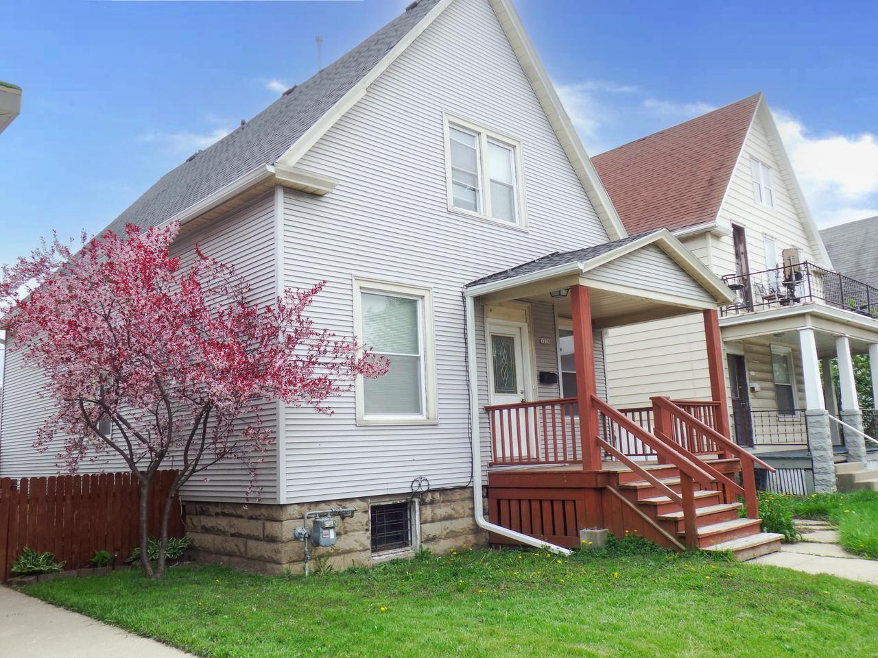 Holton St, Milwaukee, WI 53212