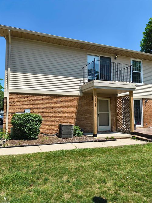 68457 Rosewood Ln, Richmond, MI, 48062-1463 | Card Image