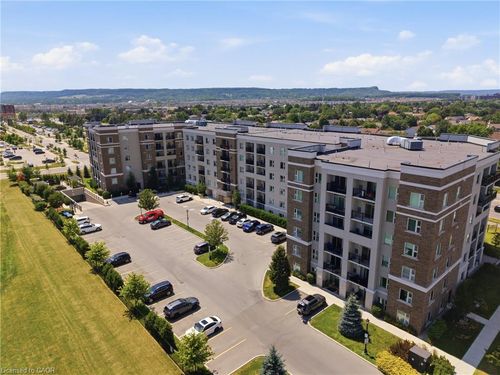 126-610 Farmstead Dr, Milton, ON, L9T8X5 | Card Image
