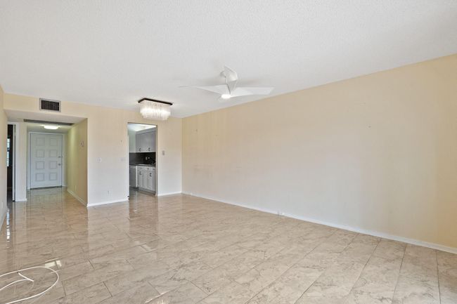 APT-412 - 1351 Sw 125 Th Ave, Condo with 2 bedrooms, 2 bathrooms and null parking in Pembroke Pines FL | Image 5