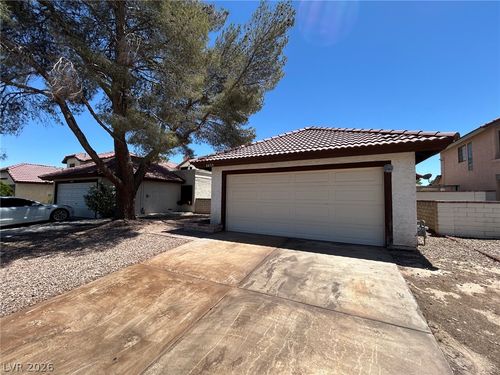 8221 Jo Marcy Dr, Las Vegas, NV, 89131-4624 | Card Image