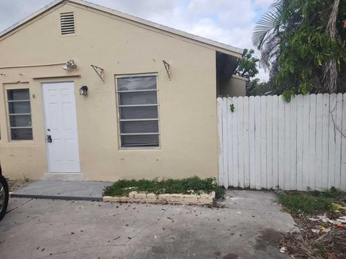 3-1910 Garfield Street, Hollywood, FL, 33020 | Card Image