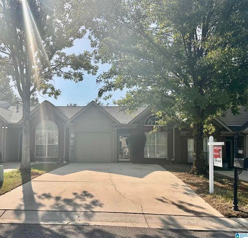 574 Cahaba Manor Dr, Pelham, AL, 35124-1590 | Card Image