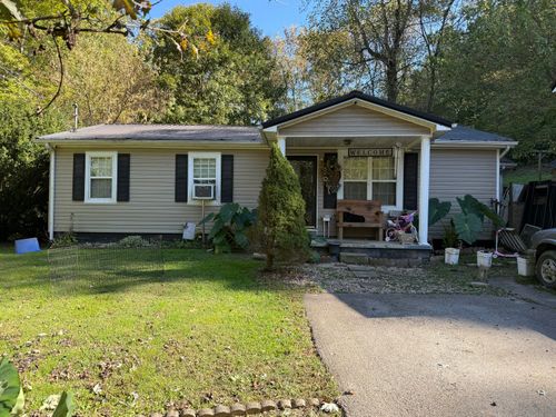 2122 Gum Branch Rd, Manchester, KY, 40962-6427 | Card Image