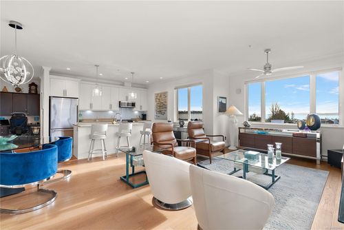 ph403-2409 Bevan Ave, Sidney, BC, V8L0C3 | Card Image
