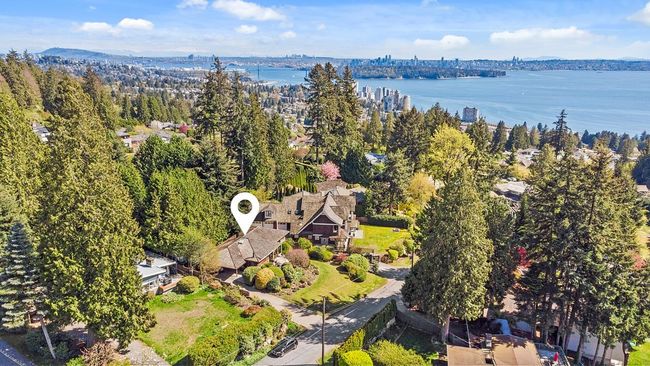 2665 Rosebery Avenue, House other with 4 bedrooms, 2 bathrooms and 2 parking in West Vancouver BC | Image 1