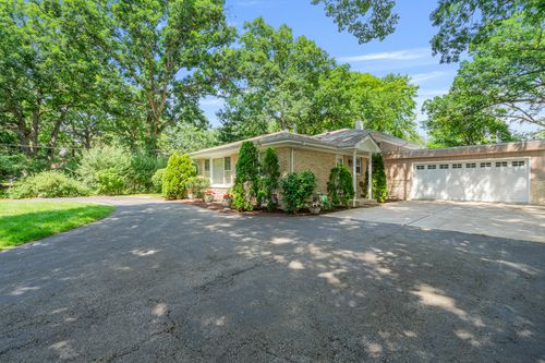 11S047 Palisades Rd, Burr Ridge, IL, 60527-6817 | Card Image