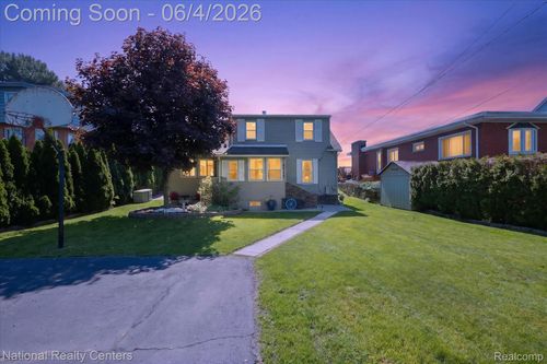 3946 Lakeshore Dr, Newport, MI, 48166-9698 | Card Image