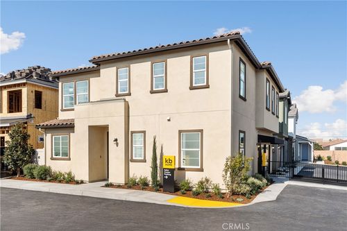 433 Willow Run Ln, Carson, CA, 90745-4318 | Card Image