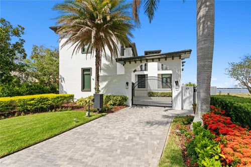 82 Martinique Ave, TAMPA, FL, 33606-4053 | Card Image