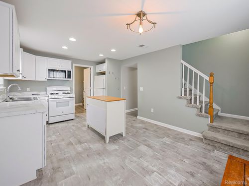 1837 E Granet Ave, Hazel Park, MI, 48030-2150 | Card Image