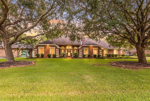 1100 Dawnwood Dr, Orange, TX, 77632 | Card Image