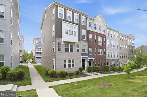 2739 Pinebrook Rd, LANDOVER, MD, 20785-1957 | Card Image