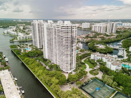 908-2000 Island Blvd, Aventura, FL, 33160-4957 | Card Image