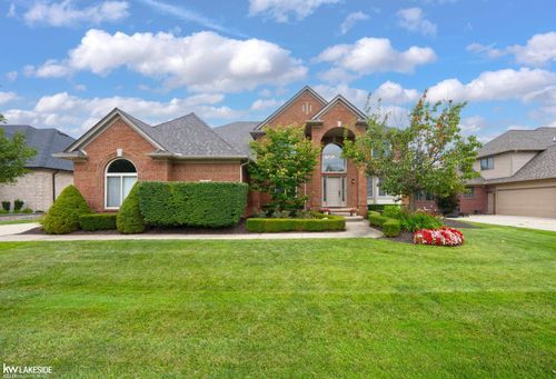 55582 Caesars Dr, Shelby Township, MI, 48315-6629 | Card Image