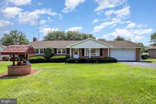 215 Margate Rd, York, PA, 17408-6107 | Card Image