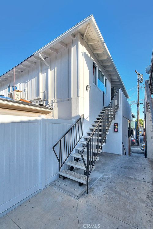 735 James St, Costa Mesa, CA, 92627 | Card Image