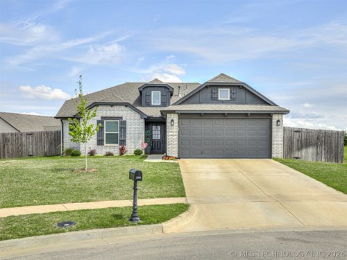 2902 W Albuquerque Pl, Broken Arrow, OK, 74011-2081 | Card Image