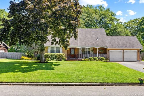 9 Charlemagne Drive, Smithtown, NY, 11767 | Card Image